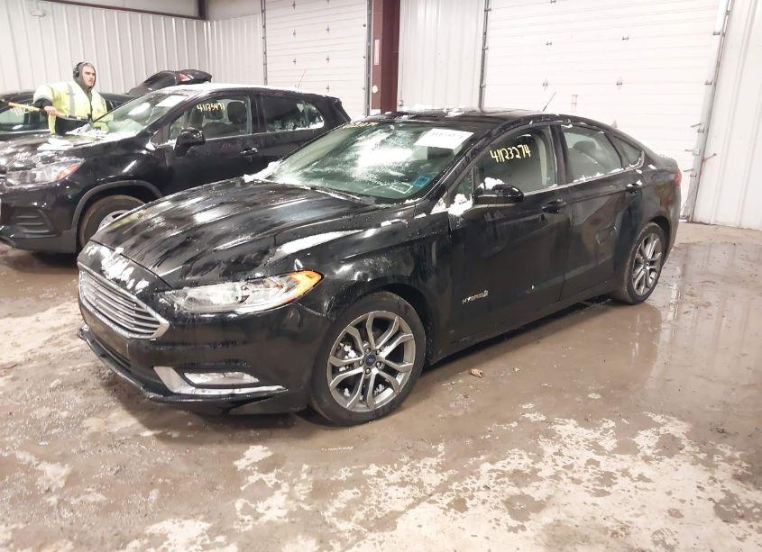 Photo 2 of 2017 Ford Fusion HYBRID SE (VIN 3FA6P0LU5HR222992)