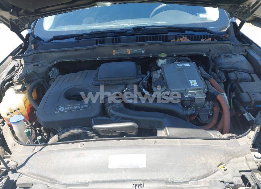 Photo 10 of 2017 Ford Fusion HYBRID SE (VIN 3FA6P0LU5HR247617)