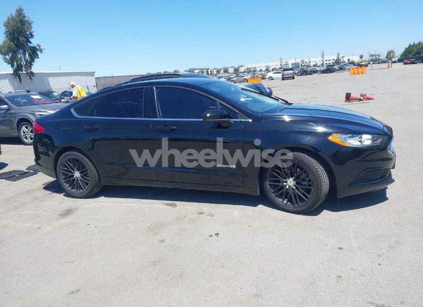 Photo 14 of 2017 Ford Fusion HYBRID SE (VIN 3FA6P0LU5HR247617)