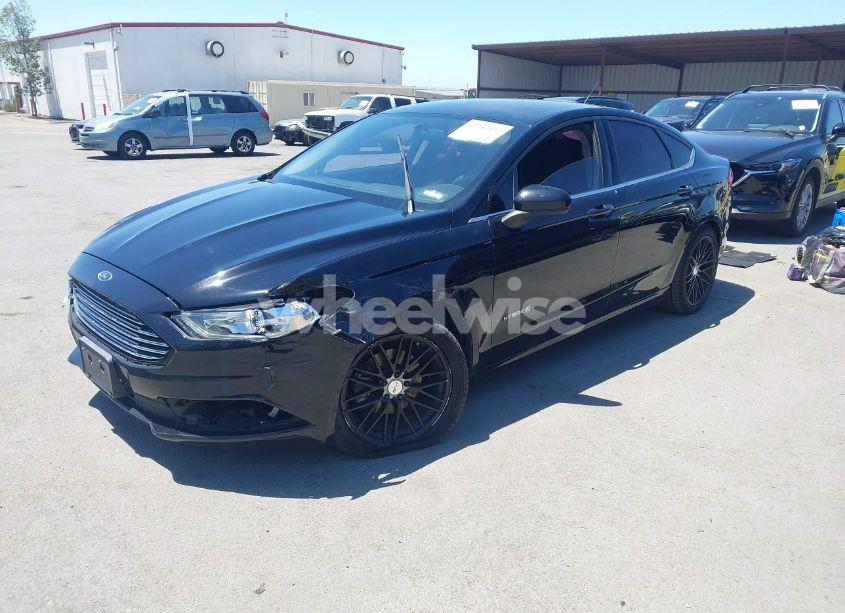 Photo 2 of 2017 Ford Fusion HYBRID SE (VIN 3FA6P0LU5HR247617)