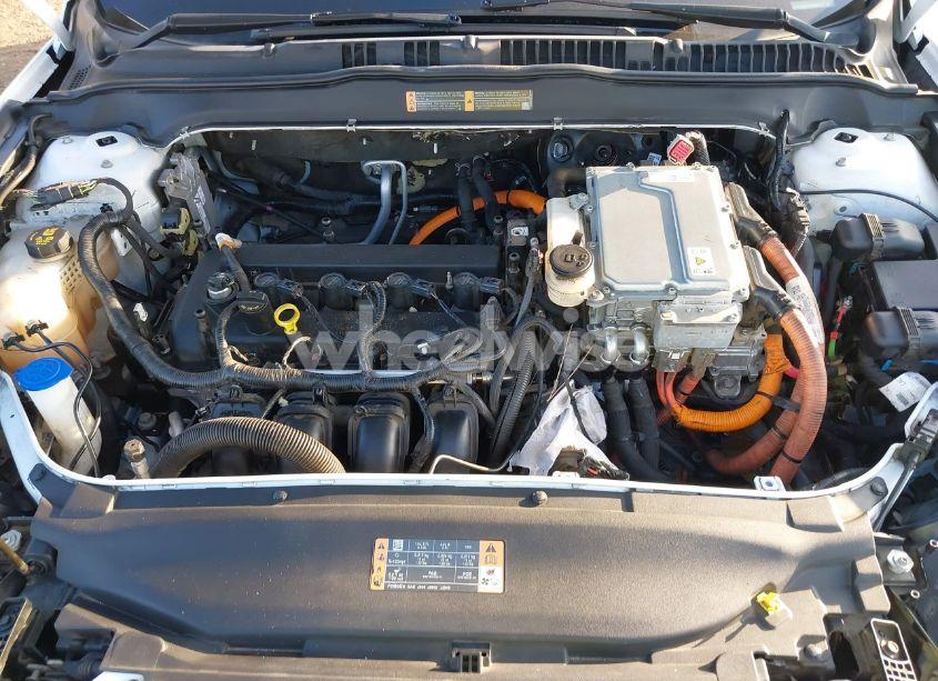 Photo 10 of 2018 Ford Fusion HYBRID SE (VIN 3FA6P0LU5JR268117)