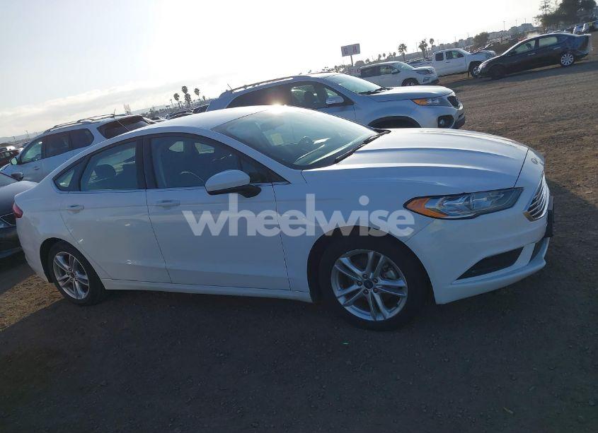 Photo 13 of 2018 Ford Fusion HYBRID SE (VIN 3FA6P0LU5JR268117)