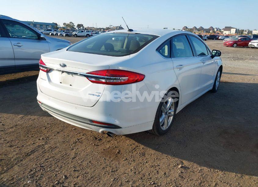 Photo 4 of 2018 Ford Fusion HYBRID SE (VIN 3FA6P0LU5JR268117)