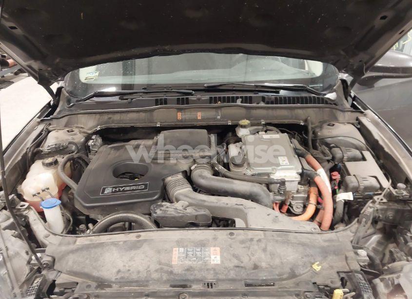 Photo 10 of 2018 Ford Fusion HYBRID SE (VIN 3FA6P0LU5JR277271)