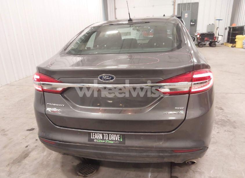 Photo 16 of 2018 Ford Fusion HYBRID SE (VIN 3FA6P0LU5JR277271)