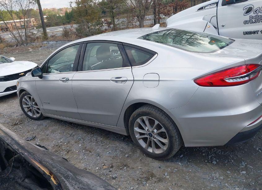Photo 14 of 2019 Ford Fusion HYBRID SE (VIN 3FA6P0LU5KR114766)