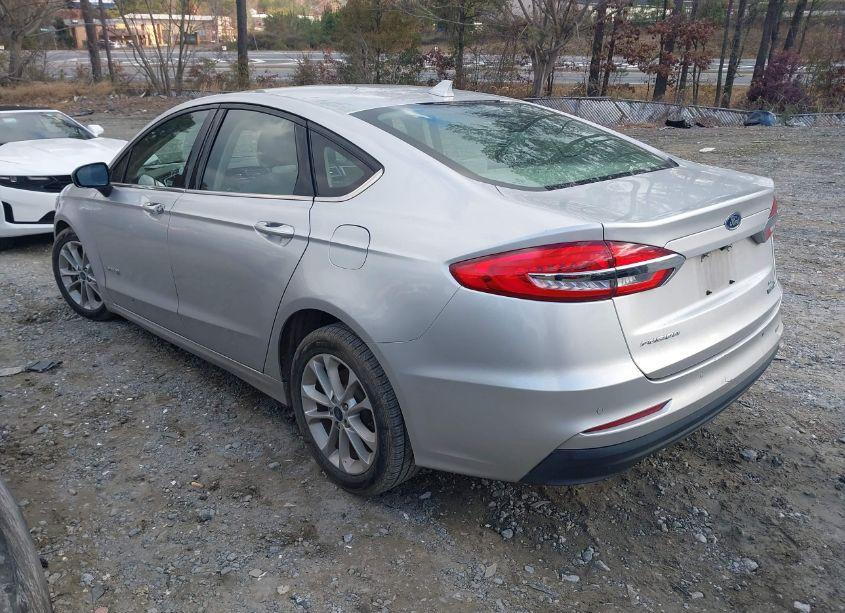 Photo 3 of 2019 Ford Fusion HYBRID SE (VIN 3FA6P0LU5KR114766)
