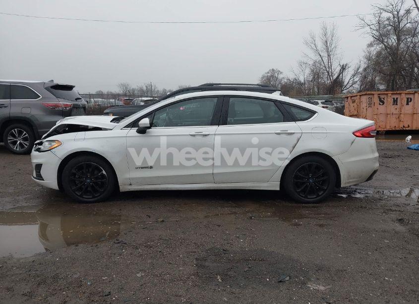 Photo 14 of 2019 Ford Fusion HYBRID SE (VIN 3FA6P0LU5KR167502)