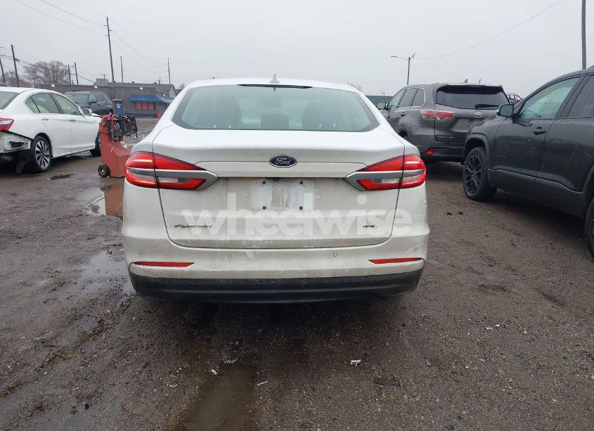 Photo 16 of 2019 Ford Fusion HYBRID SE (VIN 3FA6P0LU5KR167502)