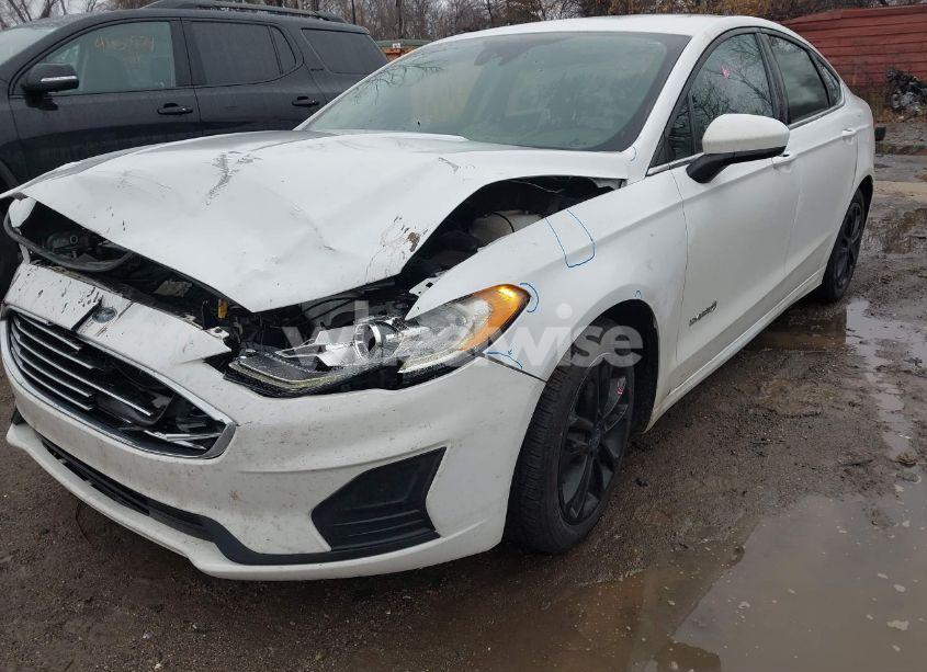 Photo 18 of 2019 Ford Fusion HYBRID SE (VIN 3FA6P0LU5KR167502)
