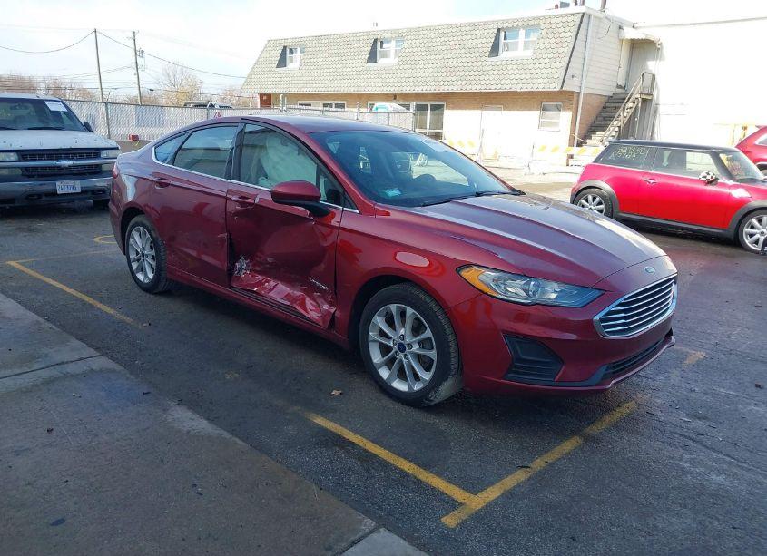 2019 Ford Fusion HYBRID SE (VIN 3FA6P0LU5KR168133) main photo