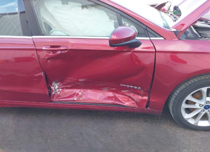 Photo 6 of 2019 Ford Fusion HYBRID SE (VIN 3FA6P0LU5KR168133)