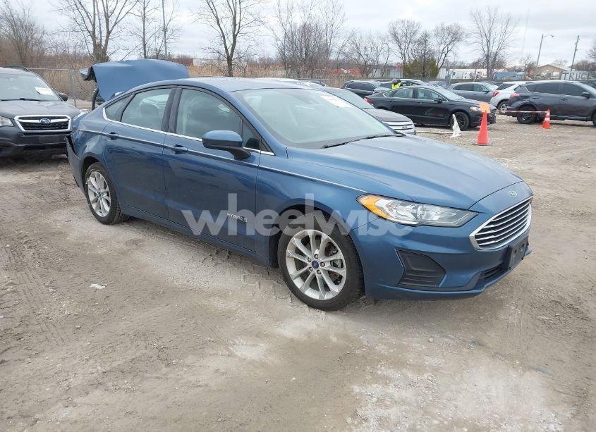 2019 Ford Fusion HYBRID SE (VIN 3FA6P0LU5KR168701) main photo