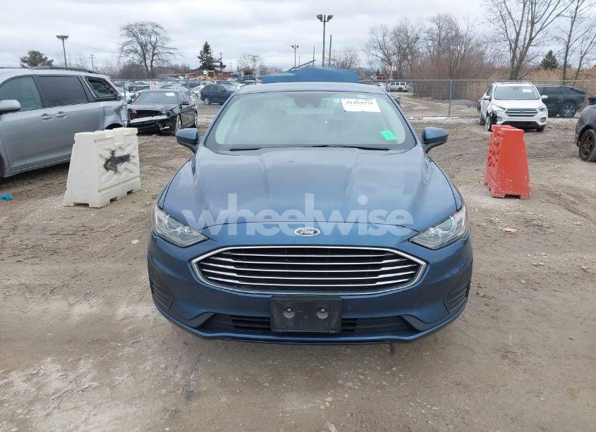 Photo 13 of 2019 Ford Fusion HYBRID SE (VIN 3FA6P0LU5KR168701)