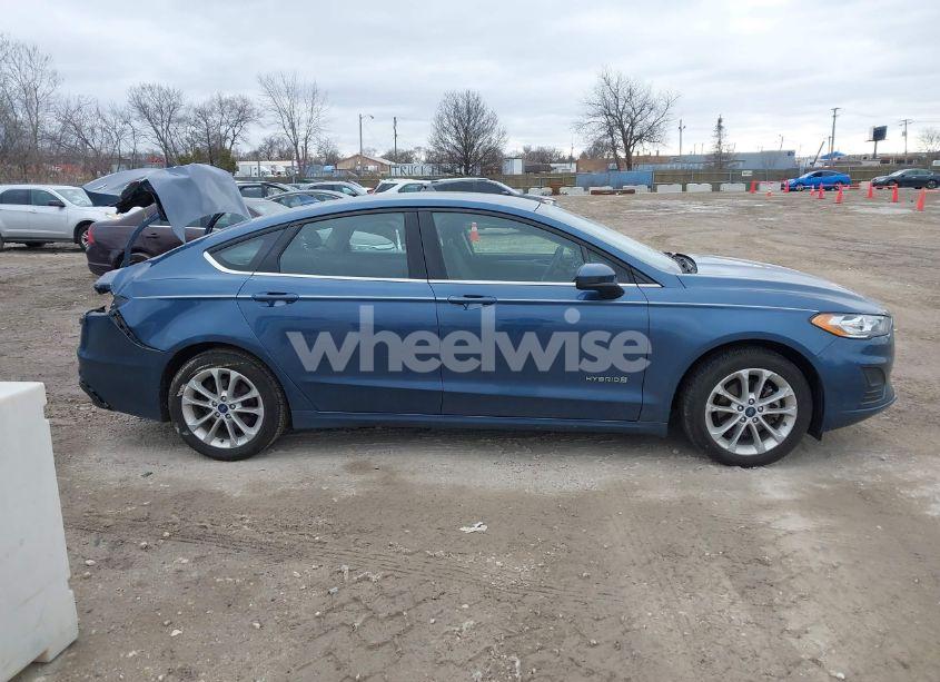 Photo 14 of 2019 Ford Fusion HYBRID SE (VIN 3FA6P0LU5KR168701)