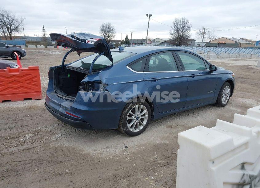 Photo 4 of 2019 Ford Fusion HYBRID SE (VIN 3FA6P0LU5KR168701)