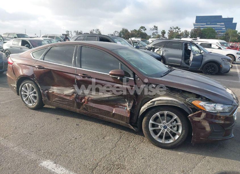 2019 Ford Fusion HYBRID SE (VIN 3FA6P0LU5KR175048) main photo