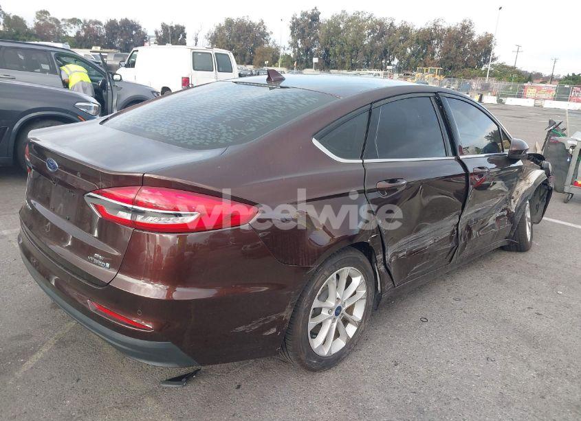 Photo 4 of 2019 Ford Fusion HYBRID SE (VIN 3FA6P0LU5KR175048)