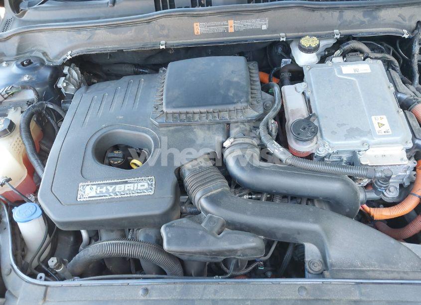 Photo 10 of 2019 Ford Fusion HYBRID SE (VIN 3FA6P0LU5KR185062)