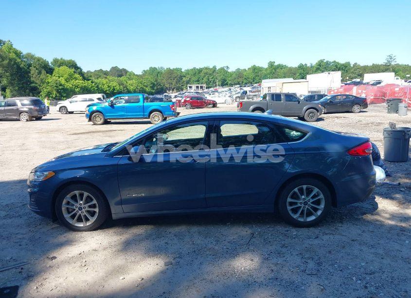 Photo 14 of 2019 Ford Fusion HYBRID SE (VIN 3FA6P0LU5KR185062)