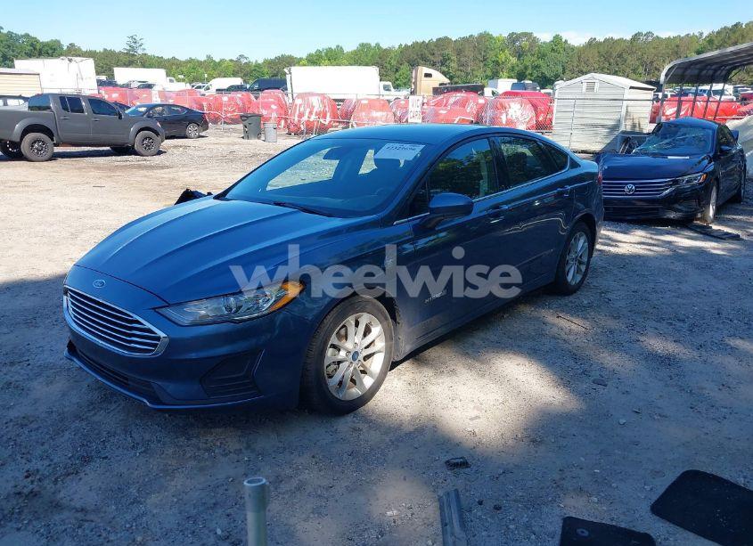 Photo 2 of 2019 Ford Fusion HYBRID SE (VIN 3FA6P0LU5KR185062)