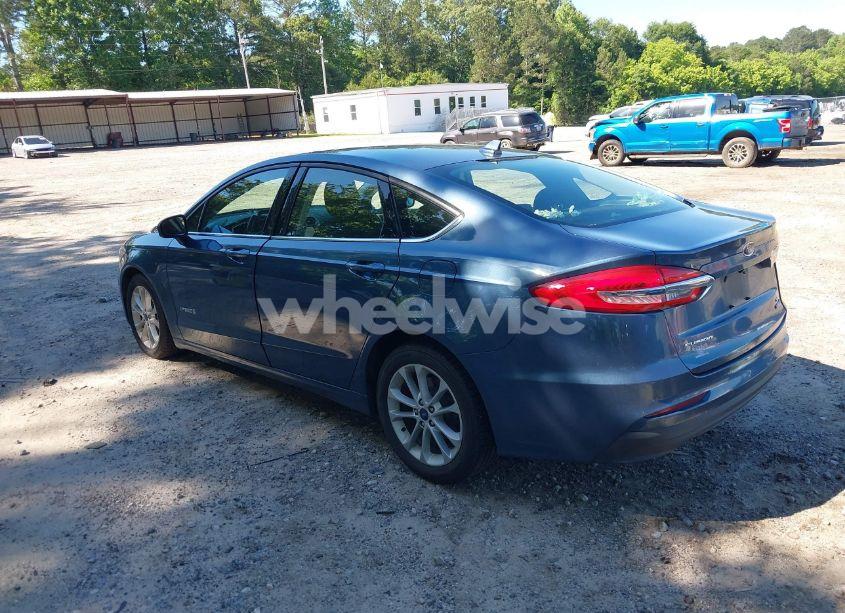 Photo 3 of 2019 Ford Fusion HYBRID SE (VIN 3FA6P0LU5KR185062)