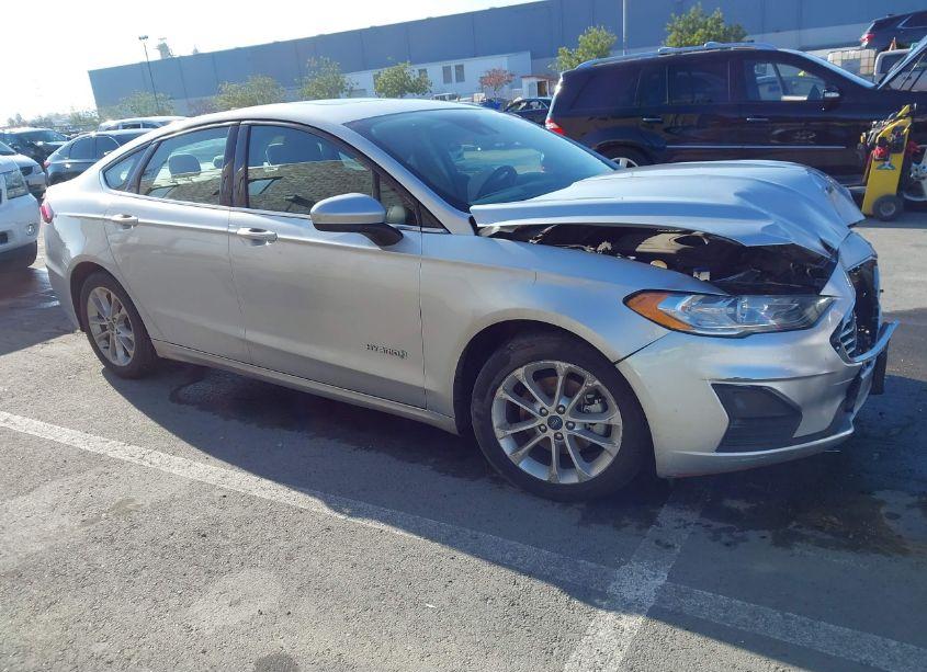 2019 Ford Fusion HYBRID SE (VIN 3FA6P0LU5KR207478) main photo