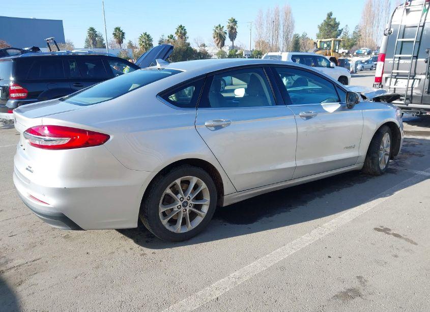 Photo 4 of 2019 Ford Fusion HYBRID SE (VIN 3FA6P0LU5KR207478)