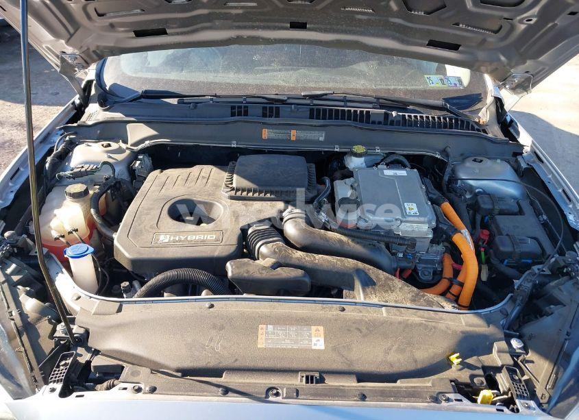 Photo 10 of 2020 Ford Fusion HYBRID SE (VIN 3FA6P0LU5LR142777)