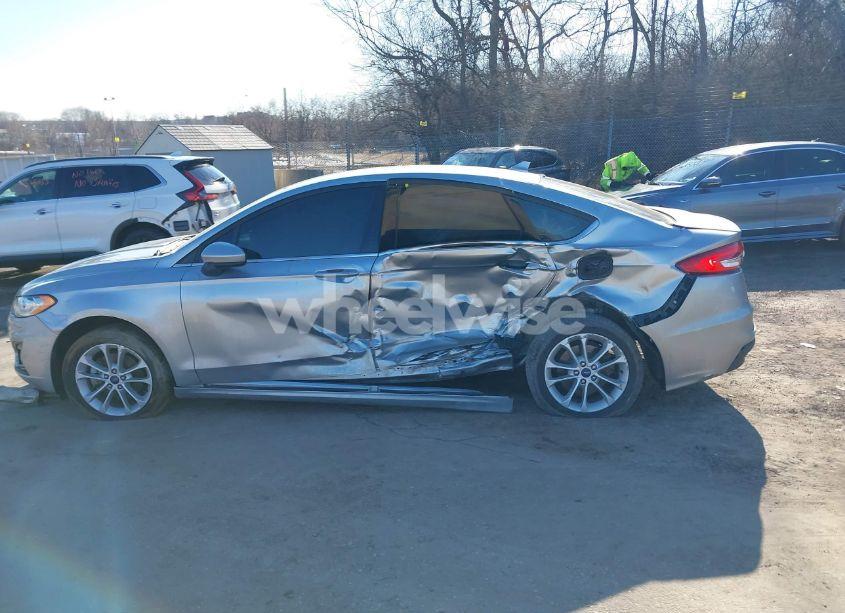 Photo 15 of 2020 Ford Fusion HYBRID SE (VIN 3FA6P0LU5LR142777)
