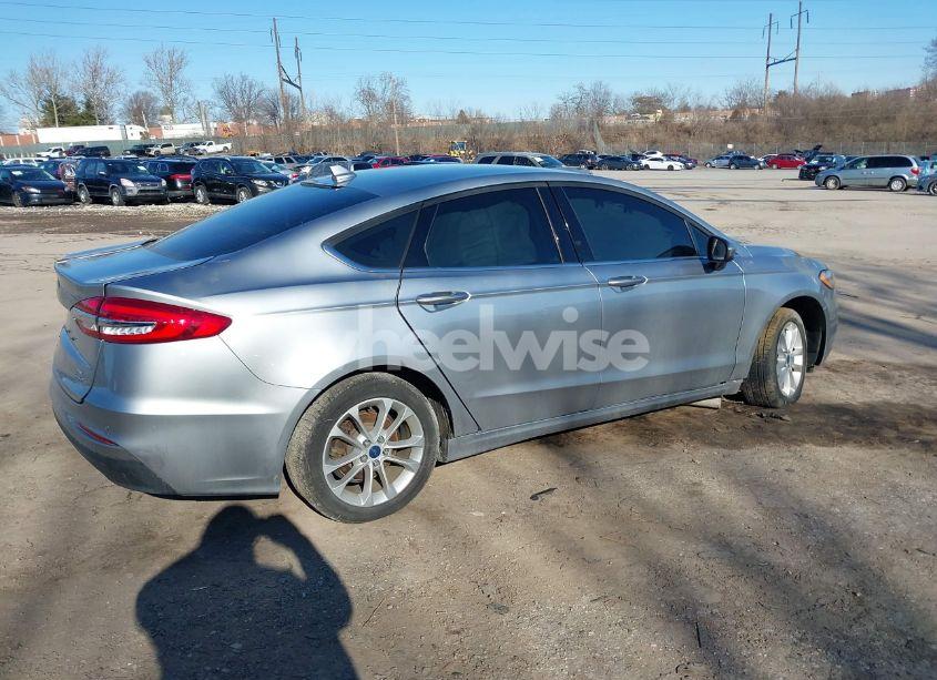 Photo 4 of 2020 Ford Fusion HYBRID SE (VIN 3FA6P0LU5LR142777)