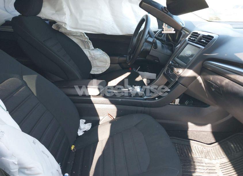 Photo 5 of 2020 Ford Fusion HYBRID SE (VIN 3FA6P0LU5LR142777)