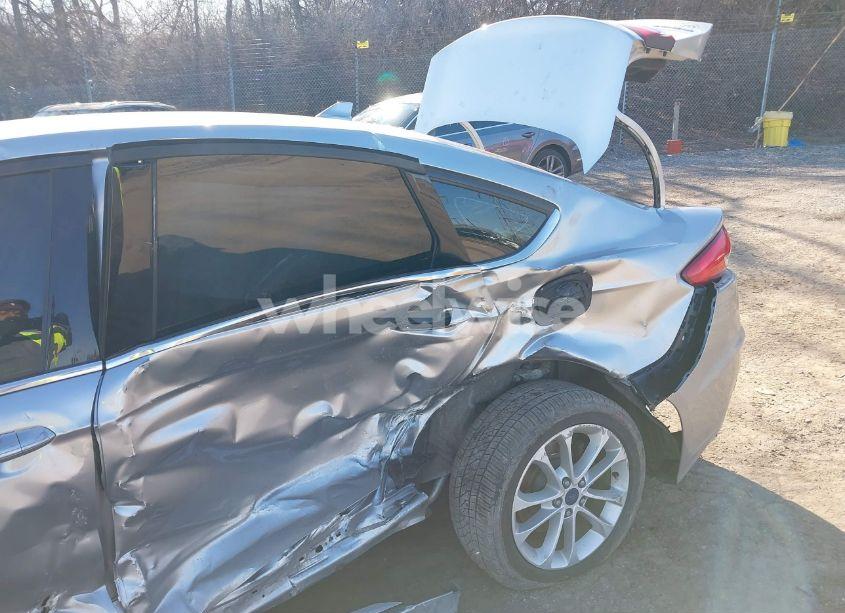 Photo 6 of 2020 Ford Fusion HYBRID SE (VIN 3FA6P0LU5LR142777)