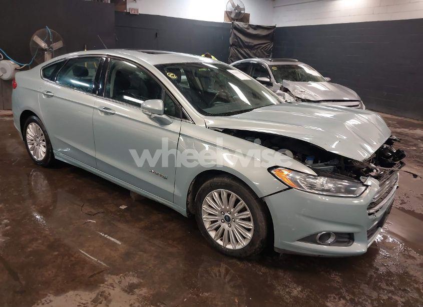 2013 Ford Fusion HYBRID SE (VIN 3FA6P0LU6DR136889) main photo