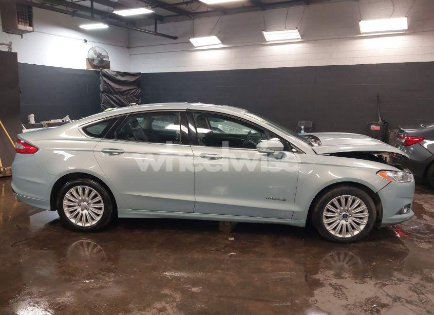 Photo 13 of 2013 Ford Fusion HYBRID SE (VIN 3FA6P0LU6DR136889)
