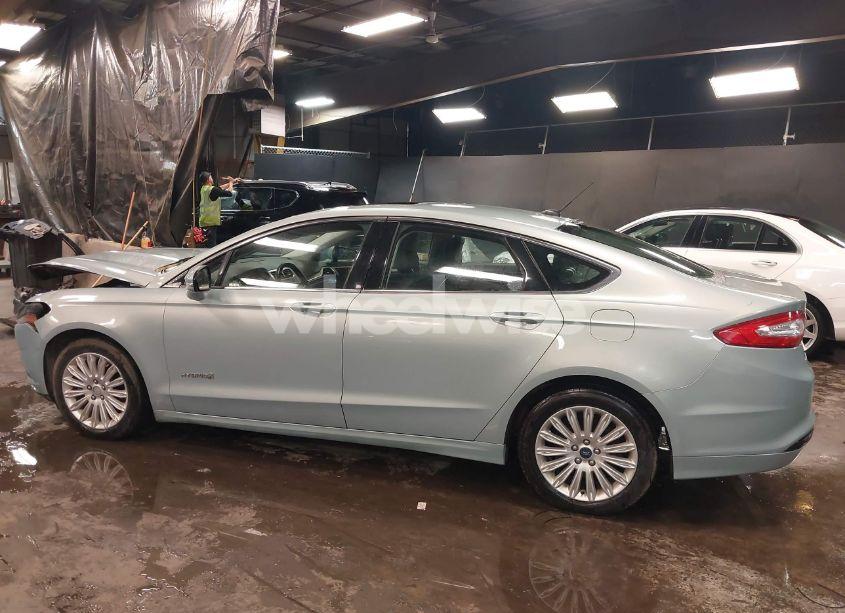 Photo 14 of 2013 Ford Fusion HYBRID SE (VIN 3FA6P0LU6DR136889)