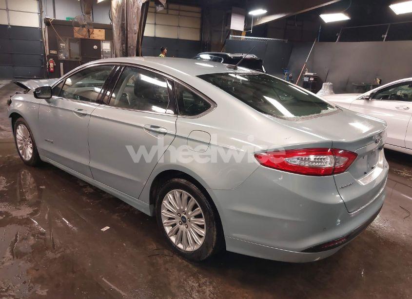 Photo 3 of 2013 Ford Fusion HYBRID SE (VIN 3FA6P0LU6DR136889)