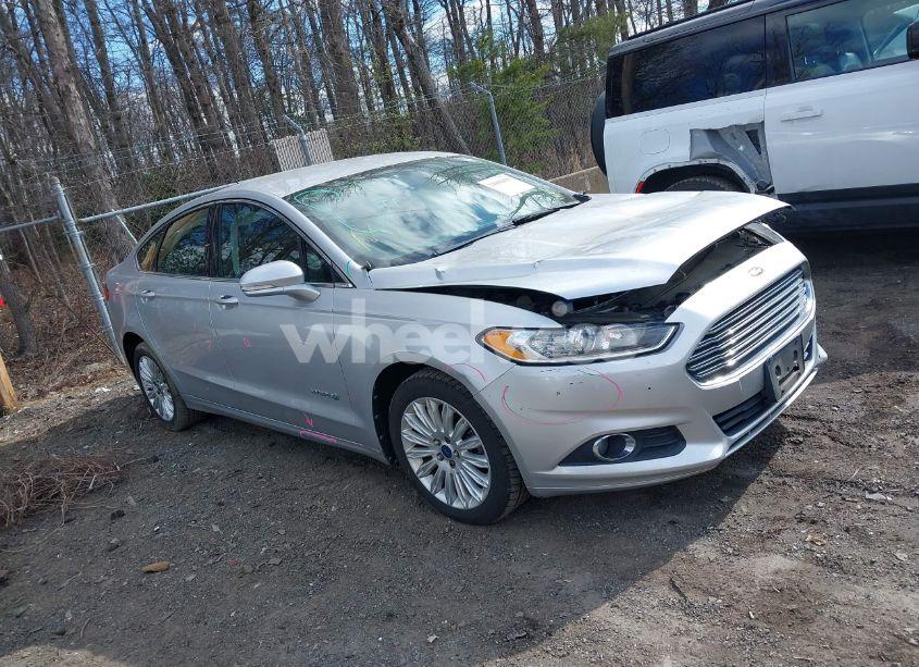 2013 Ford Fusion HYBRID SE (VIN 3FA6P0LU6DR138609) main photo