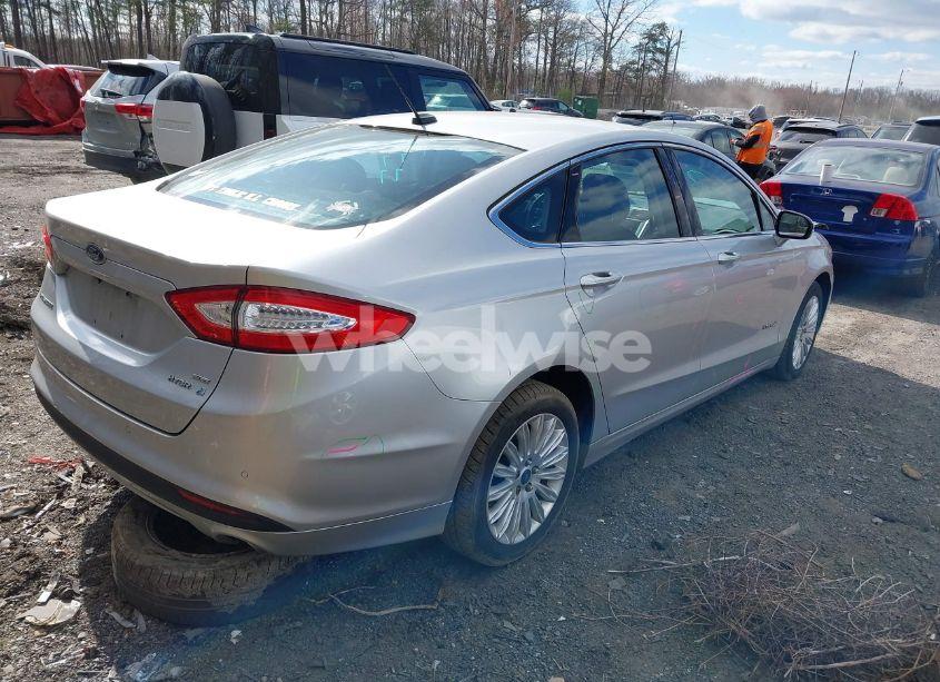 Photo 4 of 2013 Ford Fusion HYBRID SE (VIN 3FA6P0LU6DR138609)