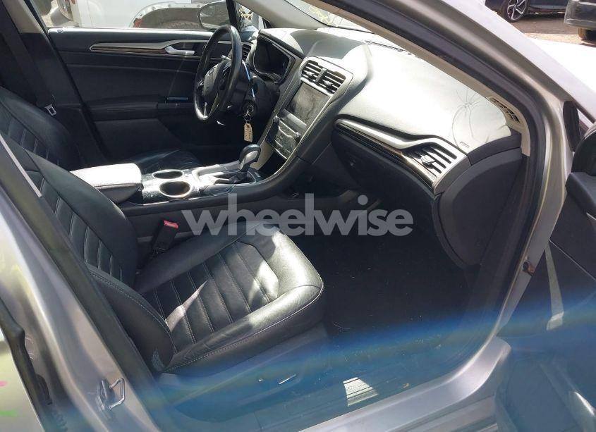 Photo 5 of 2013 Ford Fusion HYBRID SE (VIN 3FA6P0LU6DR138609)