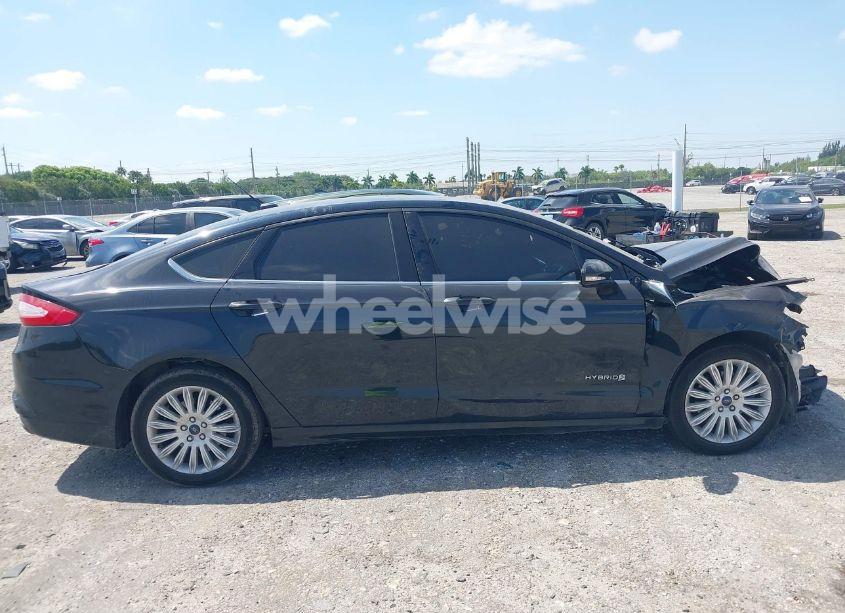 Photo 14 of 2014 Ford Fusion HYBRID SE (VIN 3FA6P0LU6ER314592)