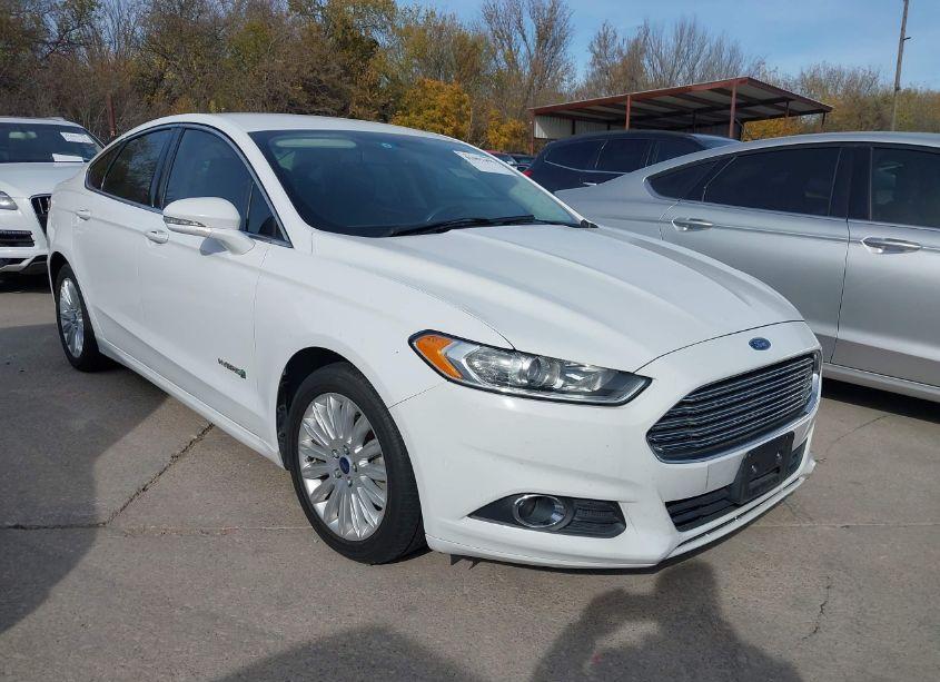 2015 Ford Fusion HYBRID SE (VIN 3FA6P0LU6FR199851) main photo