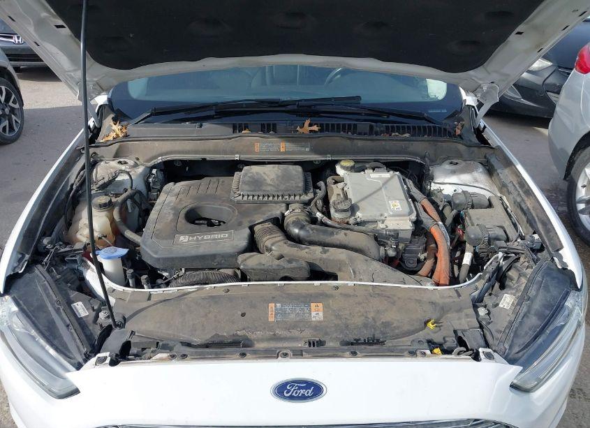 Photo 10 of 2015 Ford Fusion HYBRID SE (VIN 3FA6P0LU6FR199851)