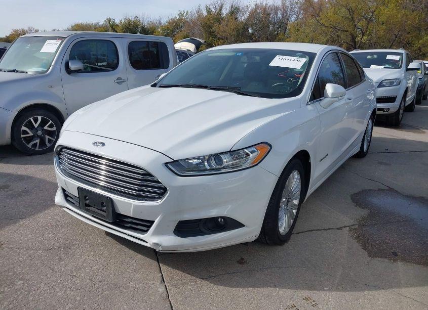 Photo 2 of 2015 Ford Fusion HYBRID SE (VIN 3FA6P0LU6FR199851)