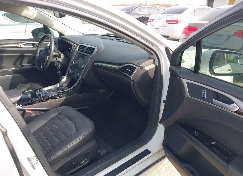 Photo 5 of 2015 Ford Fusion HYBRID SE (VIN 3FA6P0LU6FR199851)