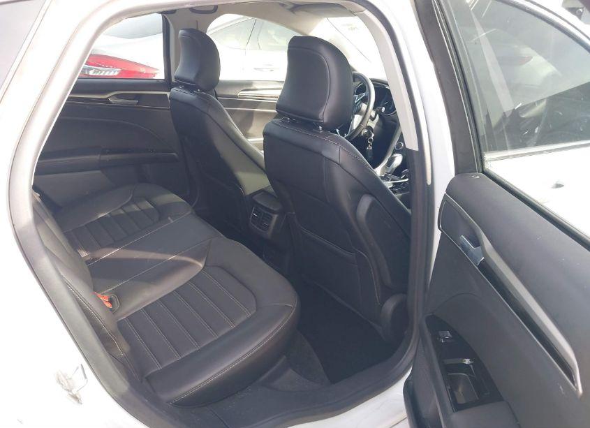 Photo 8 of 2015 Ford Fusion HYBRID SE (VIN 3FA6P0LU6FR199851)