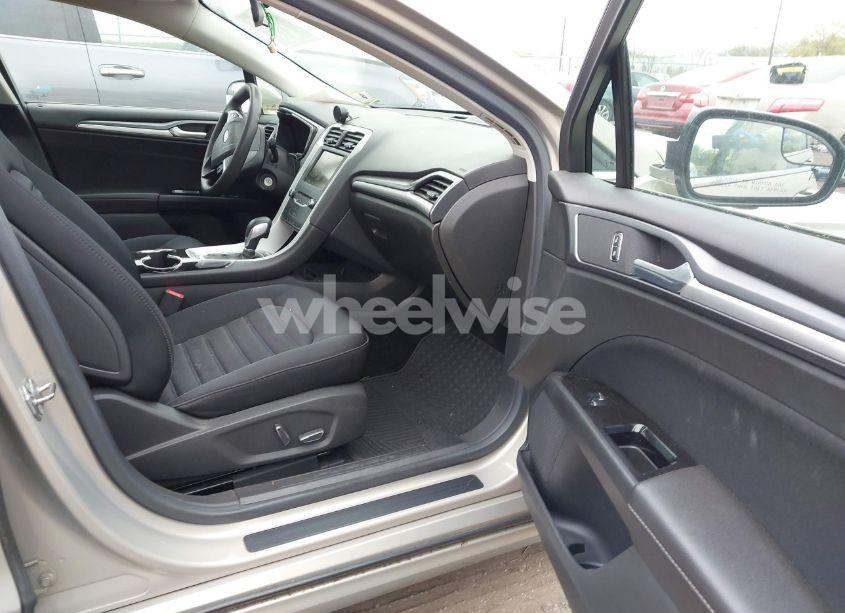 Photo 5 of 2015 Ford Fusion HYBRID SE (VIN 3FA6P0LU6FR210606)