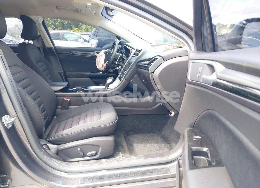 Photo 5 of 2016 Ford Fusion SE HYBRID (VIN 3FA6P0LU6GR127095)