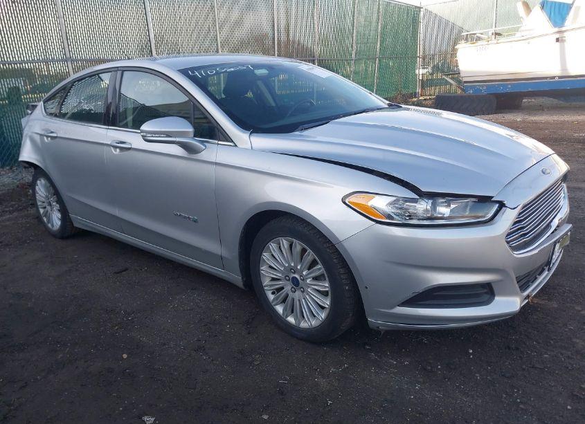 2016 Ford Fusion HYBRID SE (VIN 3FA6P0LU6GR357834) main photo