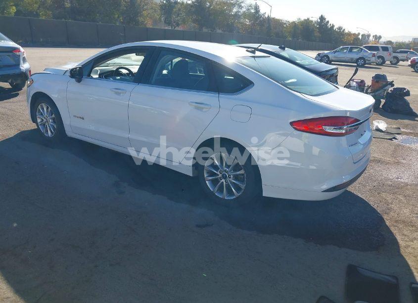 Photo 3 of 2017 Ford Fusion HYBRID SE (VIN 3FA6P0LU6HR238408)